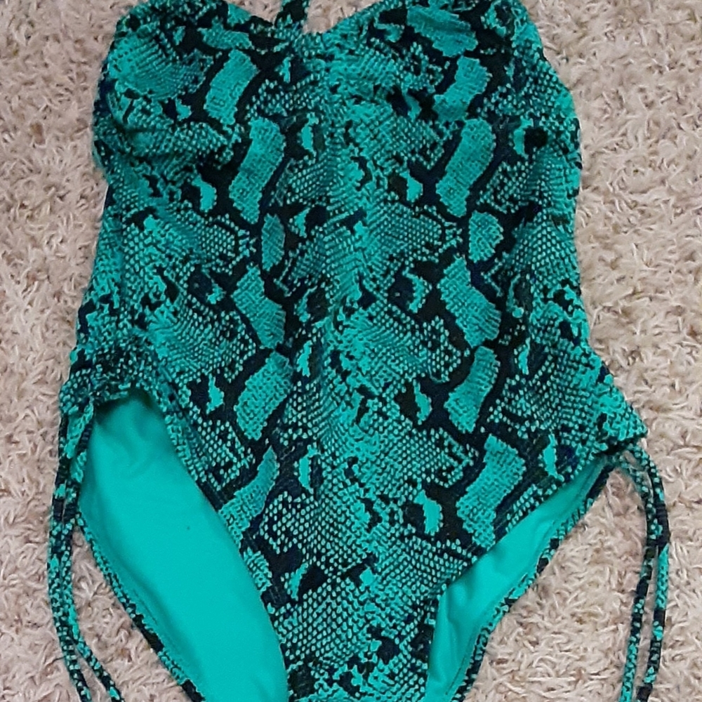 Swim suit